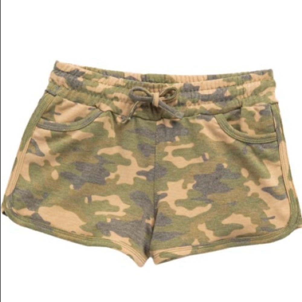 Camo Print Dolphin Hem Shorts